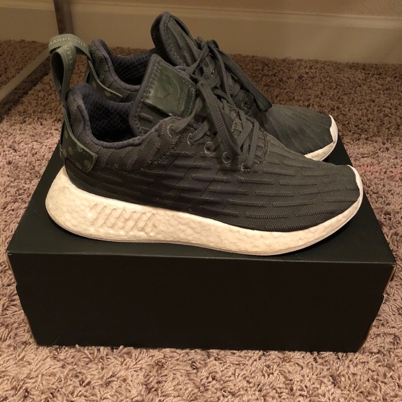 le adidas donne nmd r2 bianco verde nomade poshmark utilità le adidas donne nmd r2 bianco verde nomade poshmark utilità